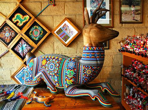 Museo de Arte Popular: A Vibrant Tapestry of Mexican Folk Art and Tradition!